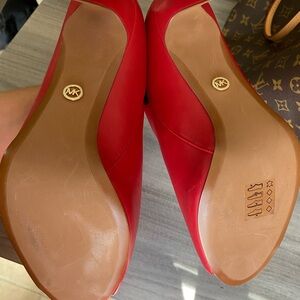 MICHAEL KORS
Women's Lawson High-Heel Buckled Open Toe Shooties New without box